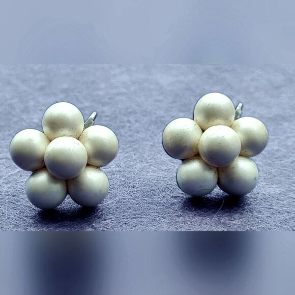 Vintage Whimsical Screw back Earrings - Picture 1 of 6